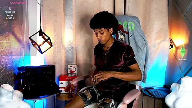 Snapshot of Walkers05 chatting on 03-31-26, 11:27 Walkers05 online show from 03-31-26, 11:27