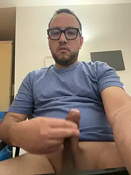 Snapshot of latinocalientehot chatting on 06-07-26, 08:01 latinocalientehot online show from 06-07-26, 08:01