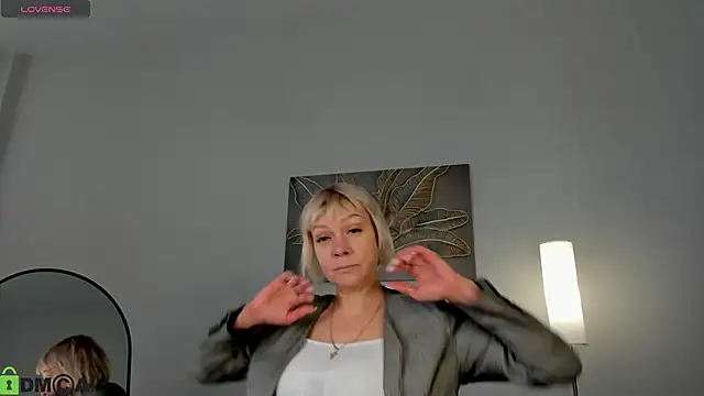 Snapshot of Ann_Annise chatting on 03-15-26, 06:52 Ann Annise online show from 03-15-26, 06:52