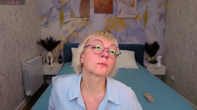 Snapshot of Ann_Annise chatting on 03-19-26, 09:02 Ann Annise online show from 03-19-26, 09:02