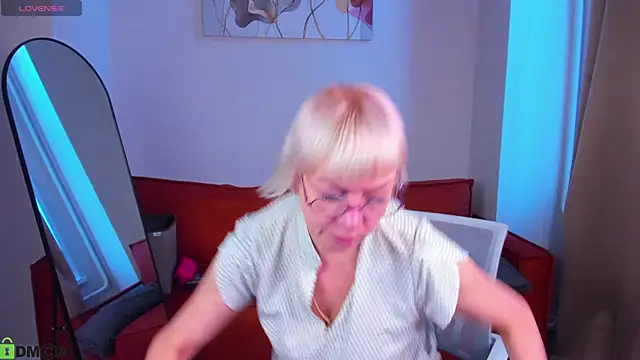 Snapshot of Ann_Annise chatting on 03-21-26, 09:03 Ann Annise online show from 03-21-26, 09:03