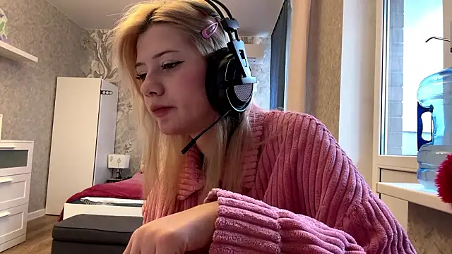 LadyFoxLove online show from 02-08-26, 10:07