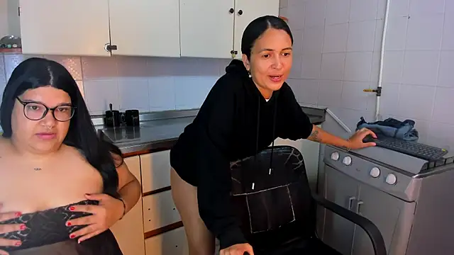 DannaAndSofi1 online show from 02-04-26, 11:05