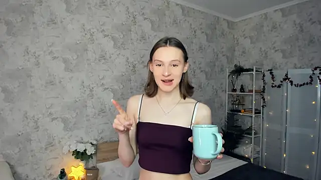 LianneBynon online show from 05-03-26, 08:20