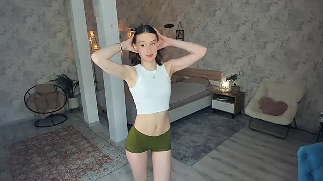 LianneBynon online show from 06-04-26, 08:31