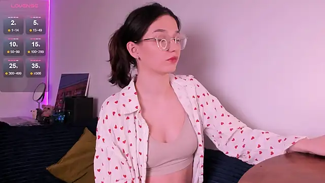 miabellee  online show from 04-30-26, 07:31