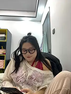 Snapshot of queban3 chatting on 02-05-26, 02:43 queban3 online show from 02-05-26, 02:43