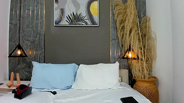 emma evanss   online show from 04-07-26, 11:21