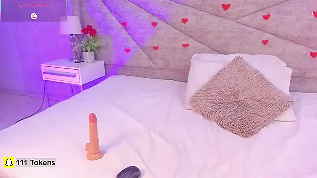 Snapshot of Sara_Rossi__ chatting on 02-17-26, 12:45 Sara Rossi online show from 02-17-26, 12:45