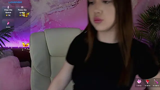 OliviaMoore  online show from 03-18-26, 08:01