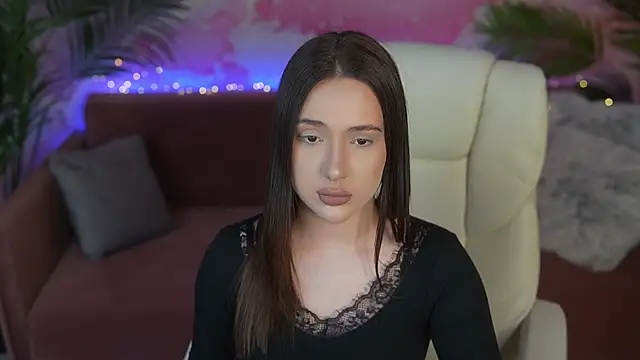 OliviaMoore  online show from 05-04-26, 06:59