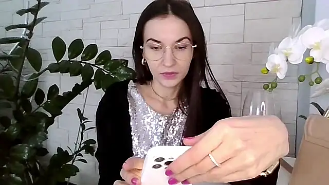 Snapshot of JuliaLovely chatting on 02-17-26, 02:35 JuliaLovely online show from 02-17-26, 02:35