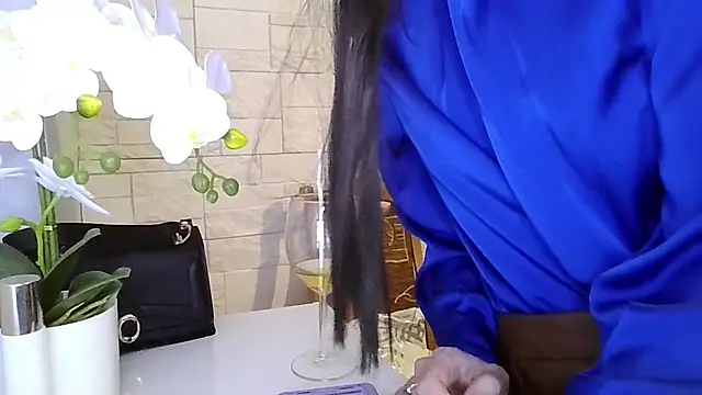 Snapshot of JuliaLovely chatting on 03-20-26, 07:30 JuliaLovely online show from 03-20-26, 07:30