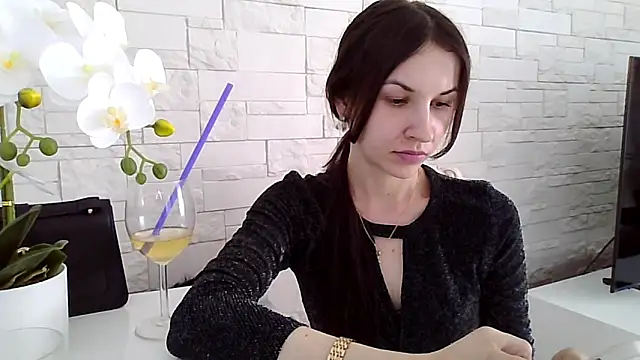 JuliaLovely online show from 06-08-26, 02:39