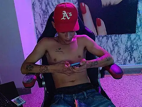 Piter Strauss online show from 02-10-26, 01:21