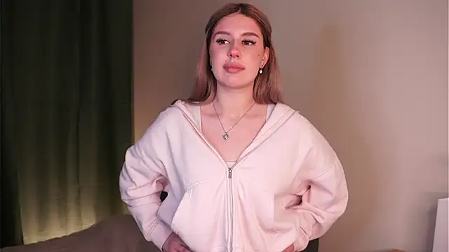 SandiCoutee online show from 02-04-26, 06:36