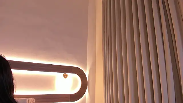 Snapshot of Violeta_sum chatting on 02-17-26, 12:12 Violeta sum online show from 02-17-26, 12:12