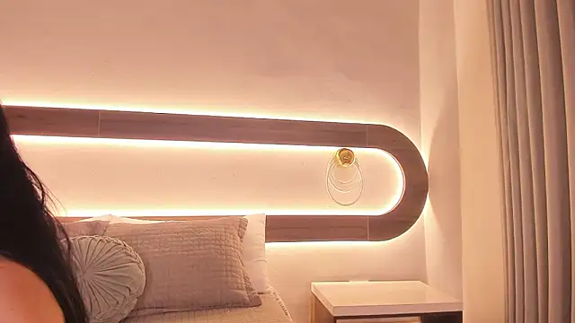 Snapshot of Violeta_sum chatting on 02-25-26, 12:04 Violeta sum online show from 02-25-26, 12:04