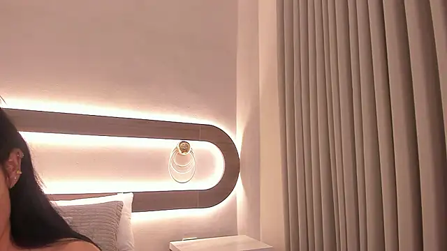 Snapshot of Violeta_sum chatting on 03-21-26, 12:32 Violeta sum online show from 03-21-26, 12:32