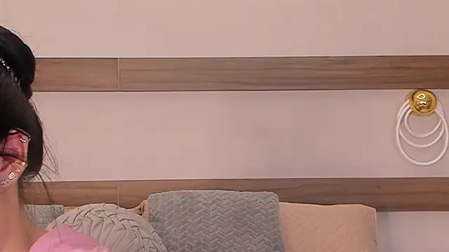 Violeta sum online show from 06-23-26, 01:42