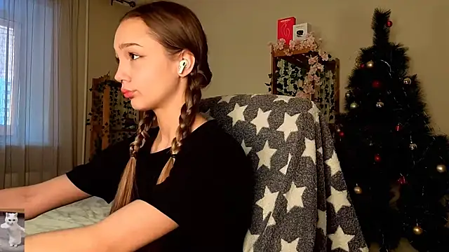 HoneyComfy online show from 02-11-26, 11:04