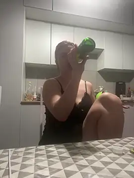  Emma  Stone  online show from 02-08-26, 06:22