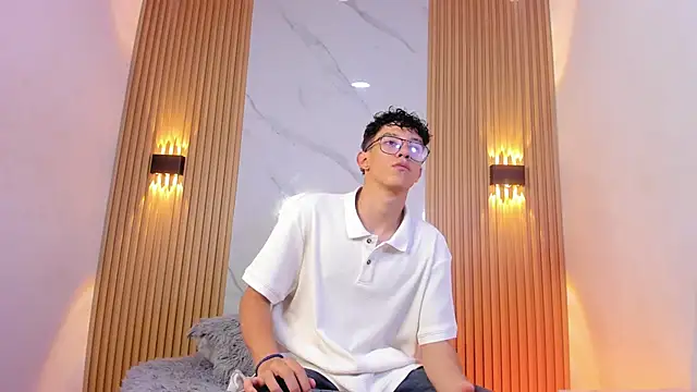 Christopher Hunter online show from 03-12-26, 08:15