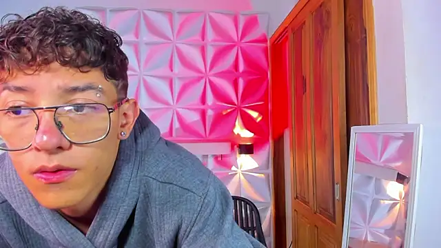 Christopher Hunter online show from 03-26-26, 05:02