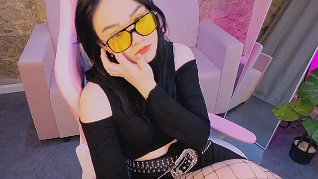 JadeCharm online show from 02-01-26, 08:02