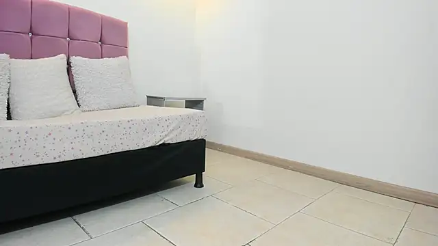 Lia Nova online show from 03-11-26, 07:42