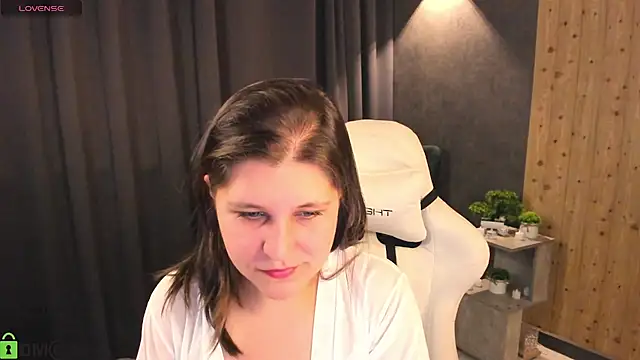 Snapshot of helenahoff chatting on 03-12-26, 03:56 helenahoff online show from 03-12-26, 03:56