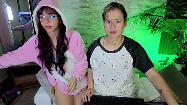 Snapshot of suggar_angel chatting on 03-12-26, 12:00 suggar angel online show from 03-12-26, 12:00