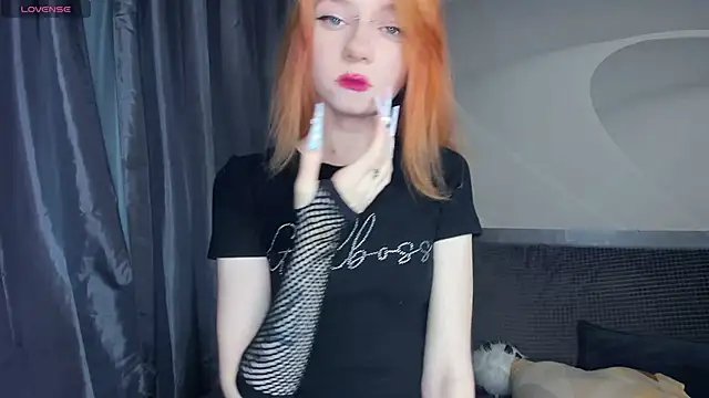 TarynPalek online show from 06-18-26, 07:41