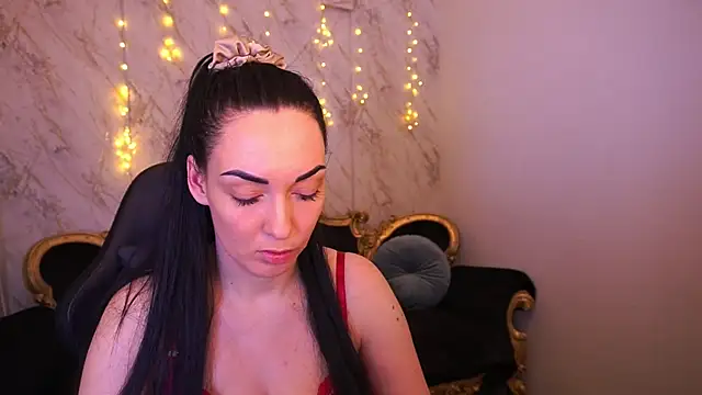 Effie luvv online show from 02-08-26, 12:41