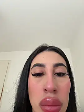 Snapshot of valentina252005 chatting on 02-16-26, 10:33 valentina252005 online show from 02-16-26, 10:33