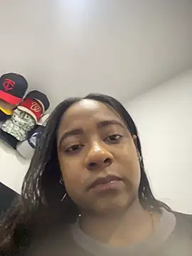 Snapshot of amara_queen_ chatting on 05-11-26, 05:54 amara queen online show from 05-11-26, 05:54