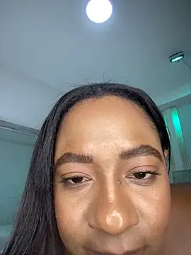 Snapshot of amara_queen_ chatting on 06-05-26, 01:17 amara queen online show from 06-05-26, 01:17