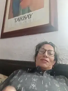 laurasofia45 online show from 02-27-26, 03:45