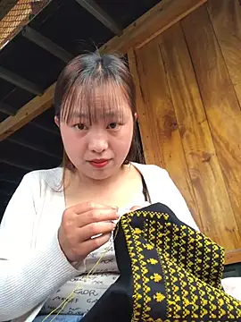 Snapshot of honeyyy110 chatting on 03-19-26, 01:42 honeyyy110 online show from 03-19-26, 01:42