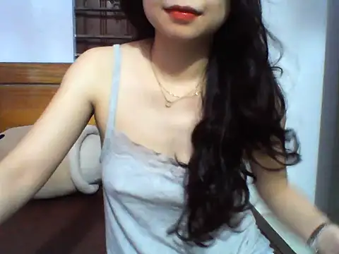 Snapshot of NinaKey chatting on 04-17-26, 01:41 NinaKey online show from 04-17-26, 01:41