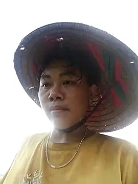 Snapshot of Bella-222 chatting on 02-27-26, 08:47 Bella-222 online show from 02-27-26, 08:47