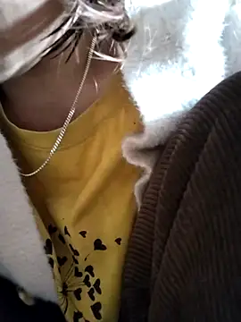 Snapshot of Bella-222 chatting on 03-10-26, 04:17 Bella-222 online show from 03-10-26, 04:17