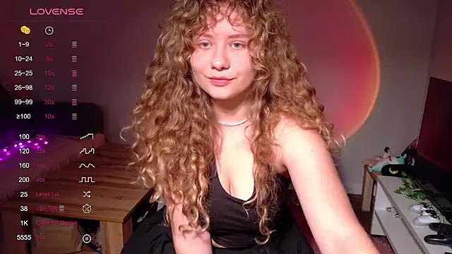 Snapshot of Milounee chatting on 06-19-26, 04:22 Milounee online show from 06-19-26, 04:22