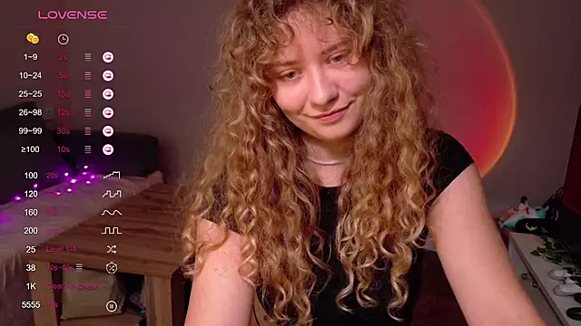 Snapshot of Milounee chatting on 06-20-26, 08:17 Milounee online show from 06-20-26, 08:17