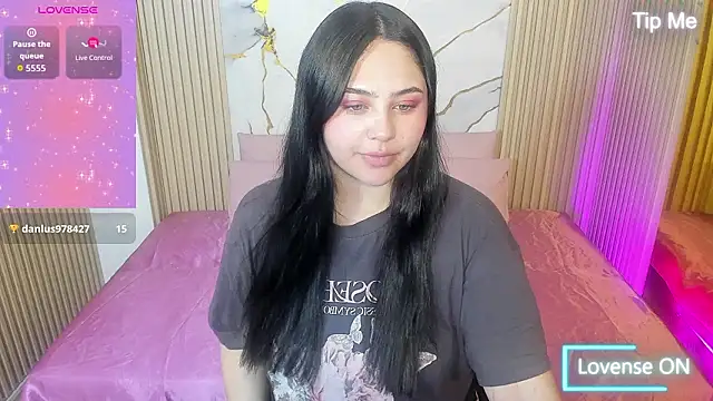 Snapshot of Siena_Tay chatting on 03-24-26, 11:59 Siena Tay online show from 03-24-26, 11:59