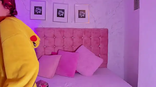 MiaaBlake  online show from 05-01-26, 06:23