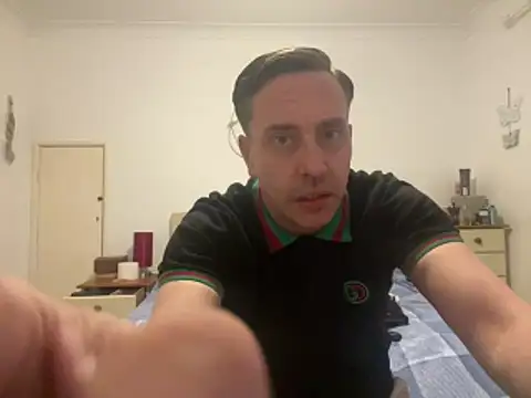 malcolm2334 online show from 04-08-26, 06:52