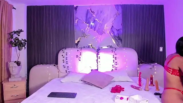 Snapshot of JazminRusso_ chatting on 04-17-26, 04:48 JazminRusso online show from 04-17-26, 04:48