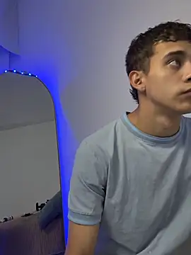 Snapshot of Lucas_her chatting on 04-14-26, 11:44 Lucas her online show from 04-14-26, 11:44