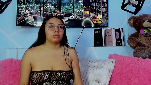 Snapshot of amy_noa chatting on 03-27-26, 01:00 amy noa online show from 03-27-26, 01:00